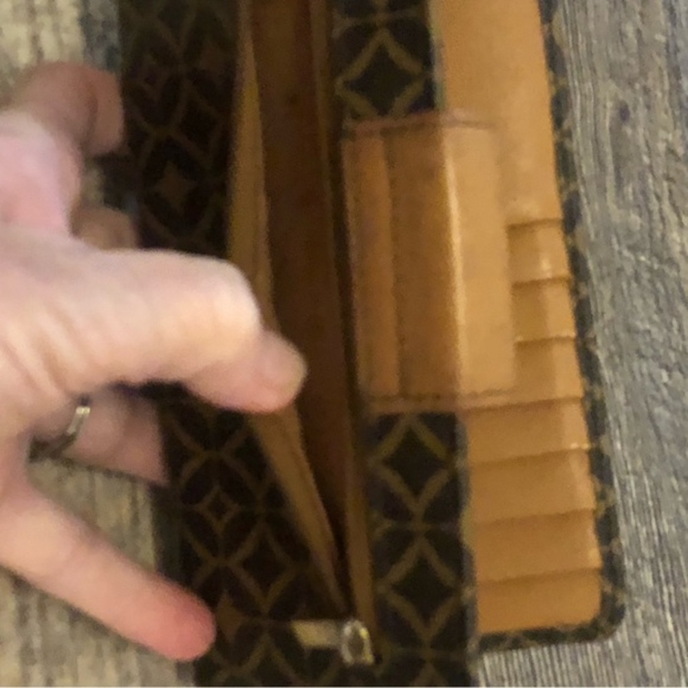 Fossil Wallet Used Condition - image 6